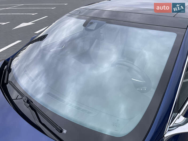 Лифтбек Tesla Model S 2015 в Луцке