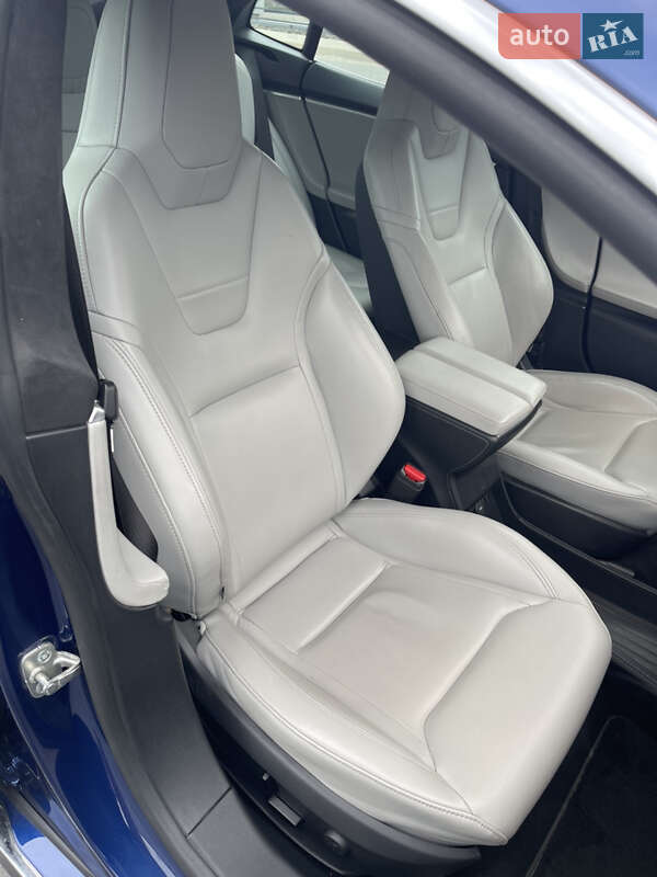 Лифтбек Tesla Model S 2015 в Луцке