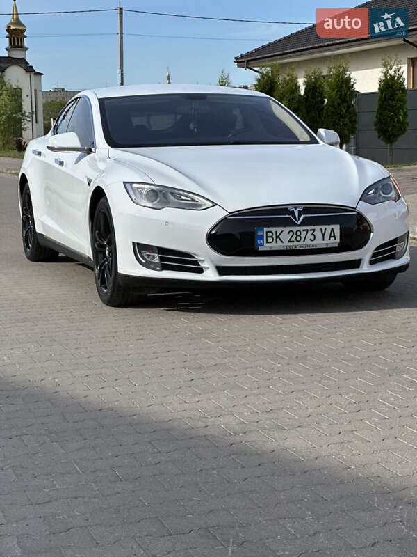 Лифтбек Tesla Model S 2014 в Ровно фото 2 Лифтбек Tesla Model S 2014 в Ровно