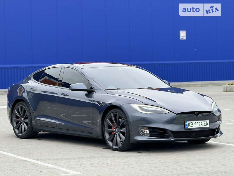 Лифтбек Tesla Model S 2014 в Виннице