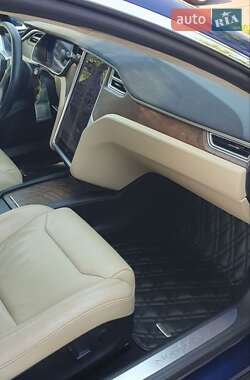 Лифтбек Tesla Model S 2017 в Киеве