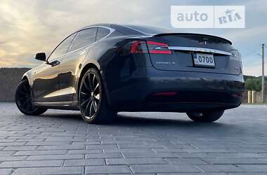 Лифтбек Tesla Model S 2016 в Трускавце
