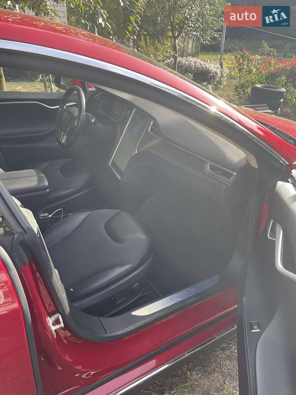 Лифтбек Tesla Model S 2014 в Киеве