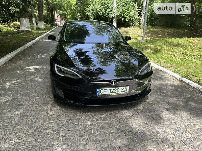Ліфтбек Tesla Model S 2016 в Чернівцях