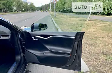 Tesla Model S 2016