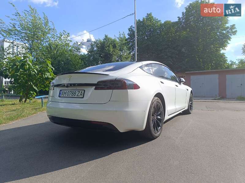Лифтбек Tesla Model S 2019 в Киеве фото 5 Лифтбек Tesla Model S 2019 в Киеве