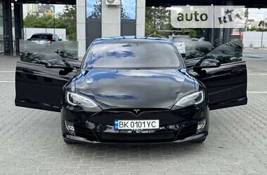 Лифтбек Tesla Model S 2018 в Ровно