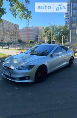 Ліфтбек Tesla Model S 2015 в Харкові