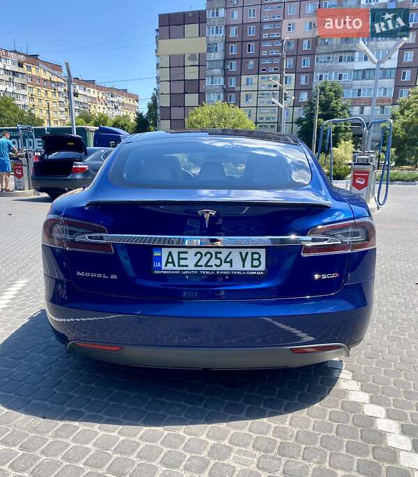 Лифтбек Tesla Model S 2015 в Днепре