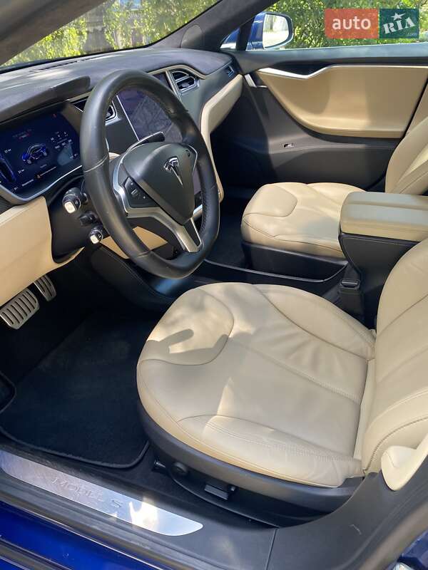 Лифтбек Tesla Model S 2015 в Днепре