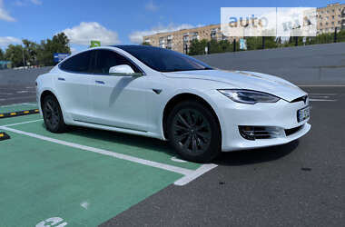 Лифтбек Tesla Model S 2018 в Полтаве