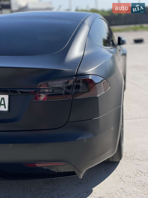 Ліфтбек Tesla Model S 2021 в Києві