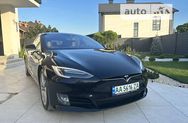 Ліфтбек Tesla Model S 2016 в Києві