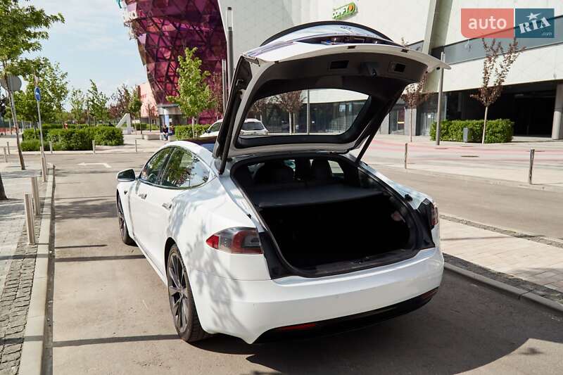 Лифтбек Tesla Model S 2020 в Киеве