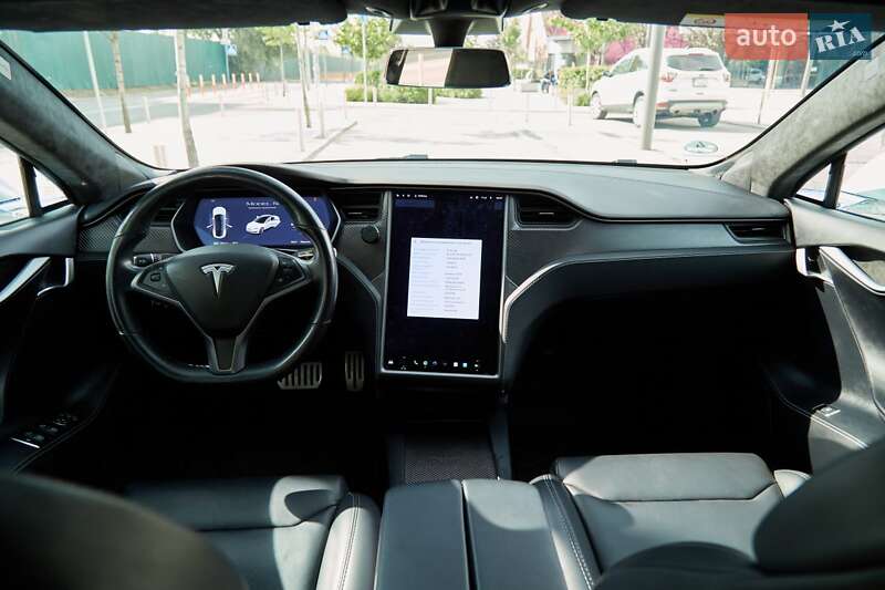 Лифтбек Tesla Model S 2020 в Киеве