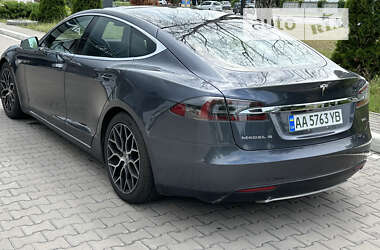 Ліфтбек Tesla Model S 2015 в Києві