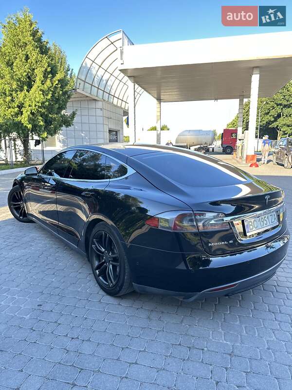 Хэтчбек Tesla Model S 2016 в Шептицькому