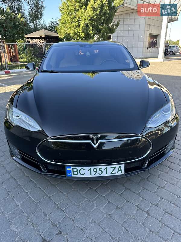 Хэтчбек Tesla Model S 2016 в Шептицькому