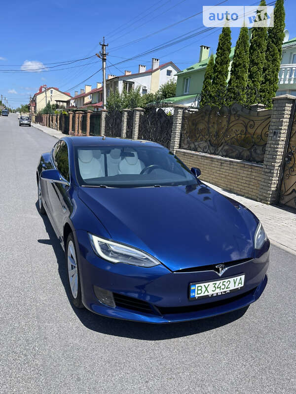 Ліфтбек Tesla Model S 2017 в Хмельницькому