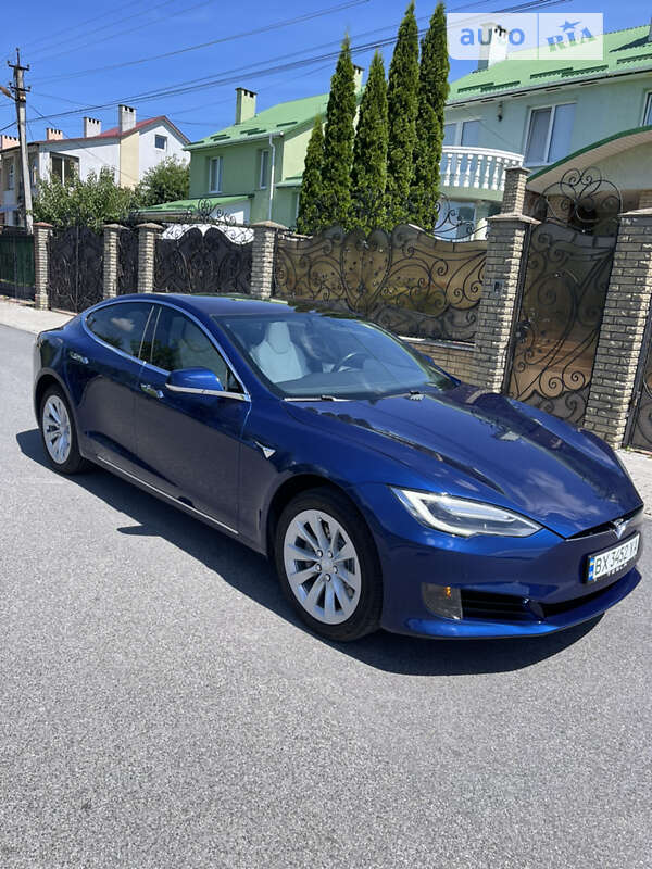 Ліфтбек Tesla Model S 2017 в Хмельницькому