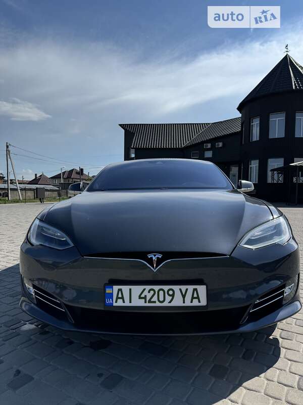 Tesla Model S 2016
