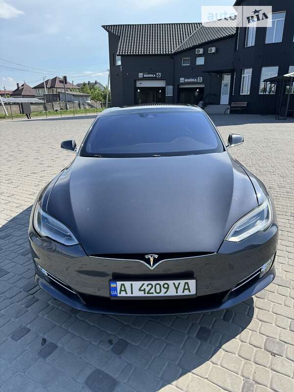 Лифтбек Tesla Model S 2016 в Белой Церкви
