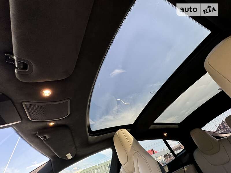 Лифтбек Tesla Model S 2016 в Белой Церкви