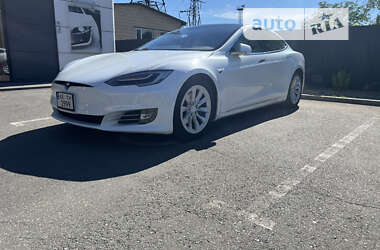 Ліфтбек Tesla Model S 2016 в 
