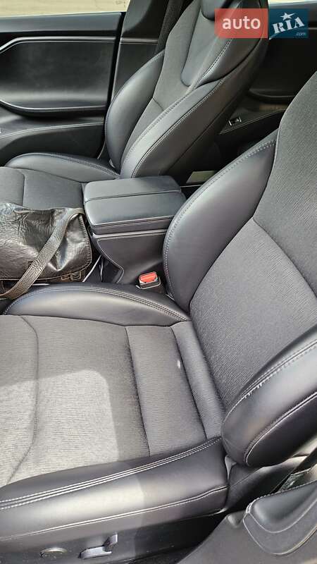 Лифтбек Tesla Model S 2018 в Белой Церкви
