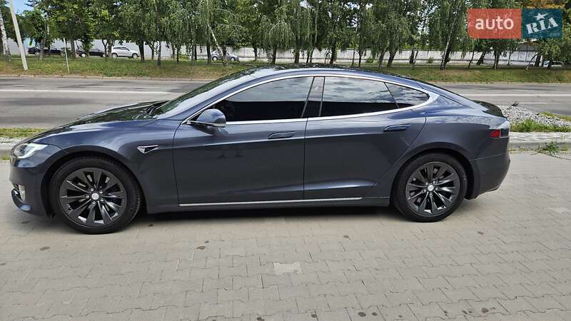 Tesla Model S 2018