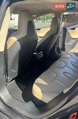 Ліфтбек Tesla Model S 2016 в 