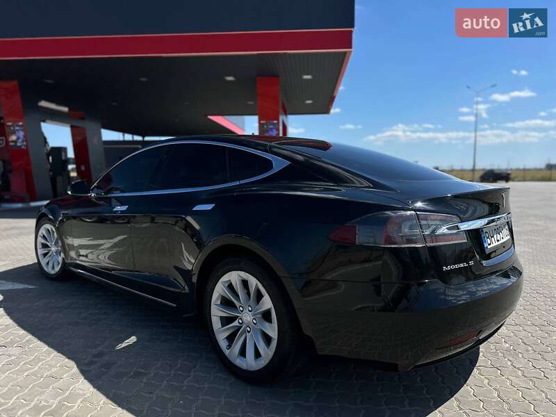 Ліфтбек Tesla Model S 2017 в Одесі