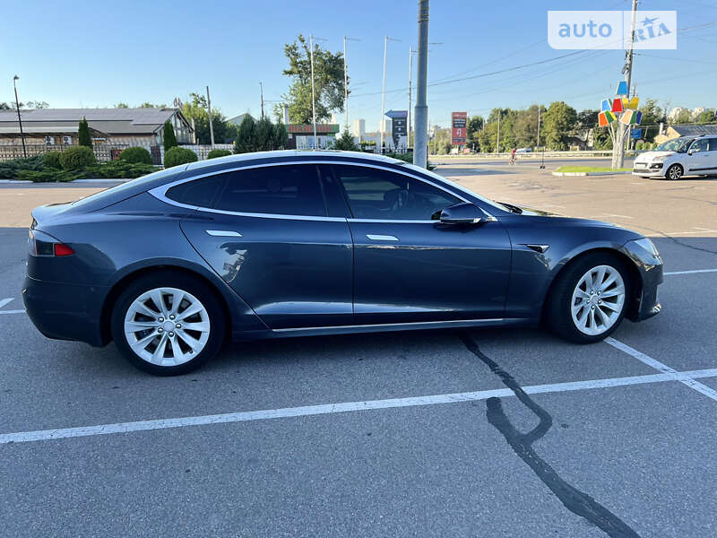 Лифтбек Tesla Model S 2016 в Киеве фото 7 Лифтбек Tesla Model S 2016 в Киеве