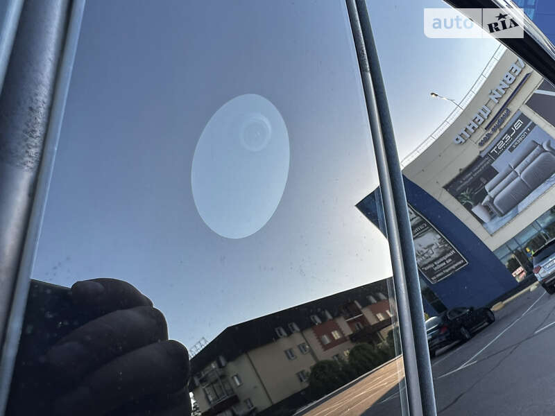 Лифтбек Tesla Model S 2016 в Киеве фото 13 Лифтбек Tesla Model S 2016 в Киеве