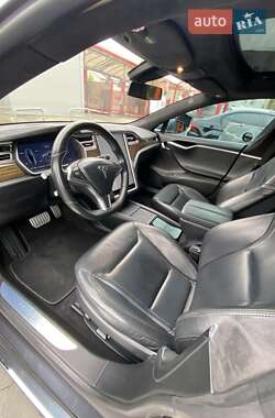 Ліфтбек Tesla Model S 2015 в Львові
