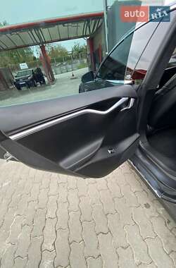 Ліфтбек Tesla Model S 2015 в Львові