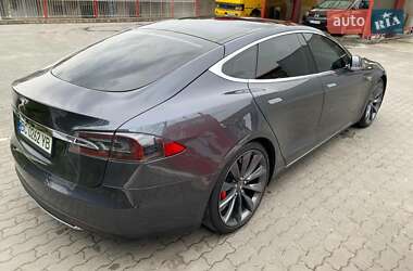 Ліфтбек Tesla Model S 2015 в Львові