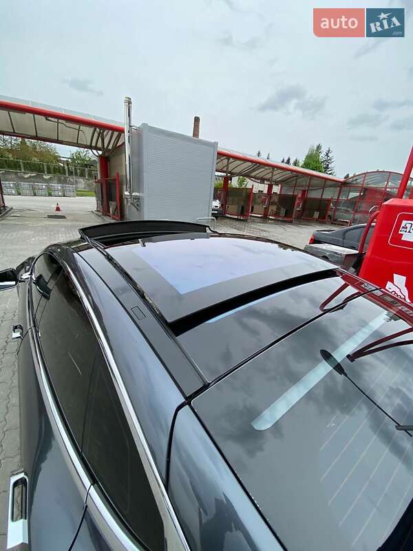 Ліфтбек Tesla Model S 2015 в Львові