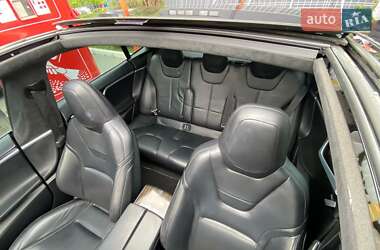 Лифтбек Tesla Model S 2015 в 
