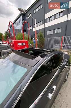 Ліфтбек Tesla Model S 2015 в Львові