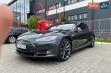 Ліфтбек Tesla Model S 2015 в Львові