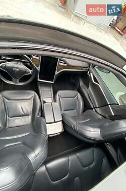 Лифтбек Tesla Model S 2015 в 