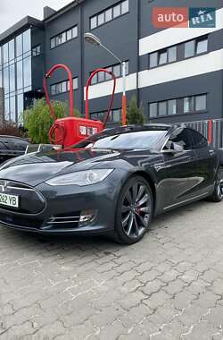 Ліфтбек Tesla Model S 2015 в Львові