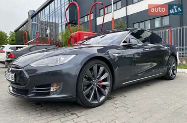 Лифтбек Tesla Model S 2015 в 
