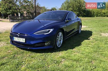 Лифтбек Tesla Model S 2015 в 