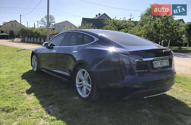Лифтбек Tesla Model S 2015 в 