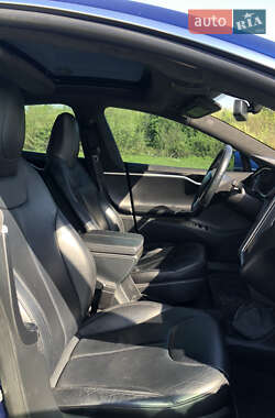 Лифтбек Tesla Model S 2015 в 