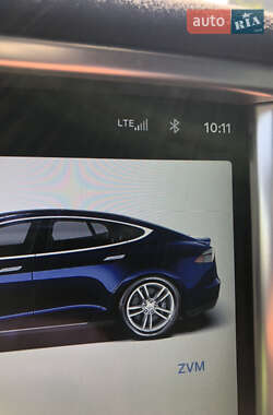 Лифтбек Tesla Model S 2015 в 