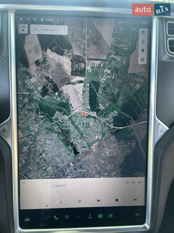 Лифтбек Tesla Model S 2017 в Бродах