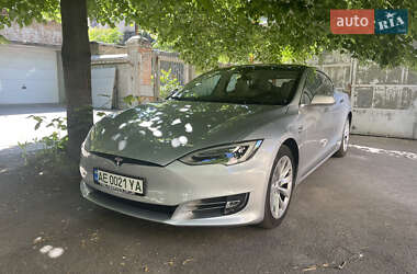 Лифтбек Tesla Model S 2018 в Днепре